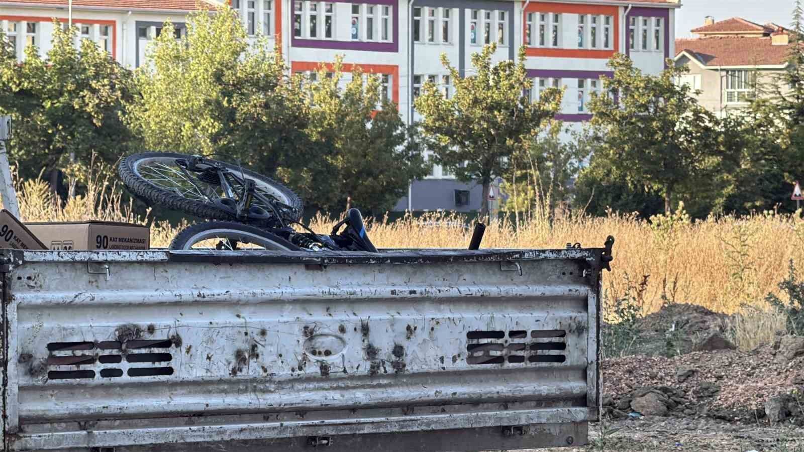 Eskişehir'de Motosiklet Bisikletli Çocuğa Çarptı (2)