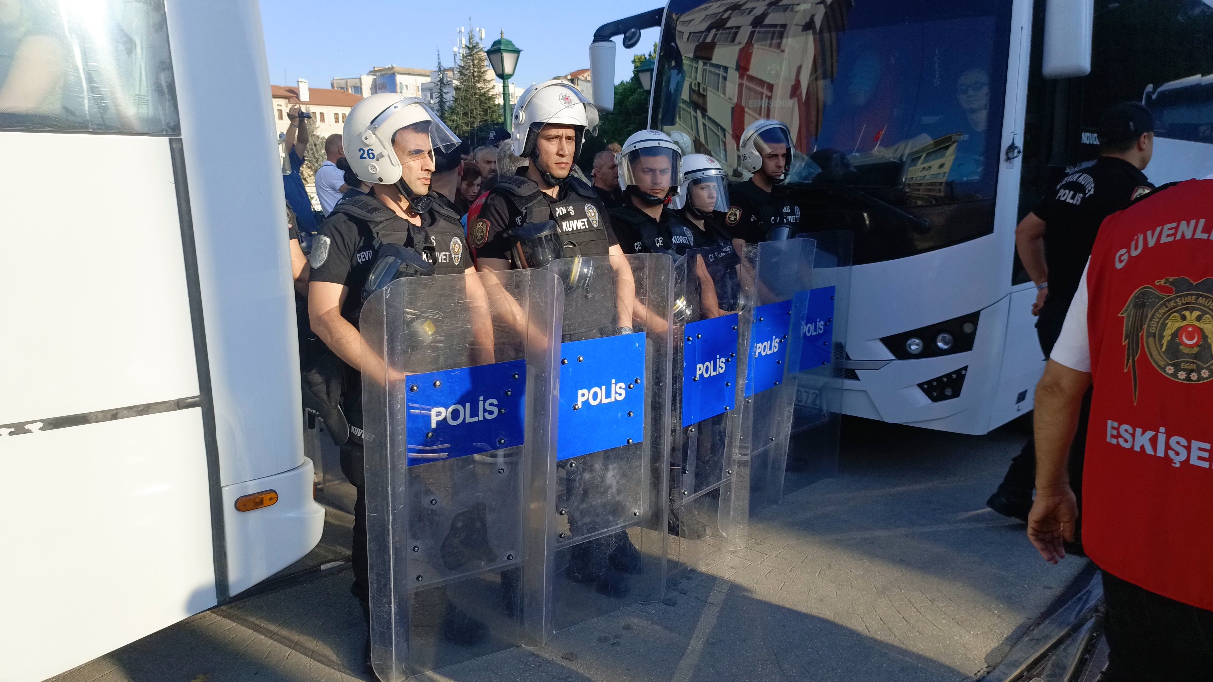 Eskişehir'de Nato Protestosuna Polis Müdahalesi 35 Gözaltı