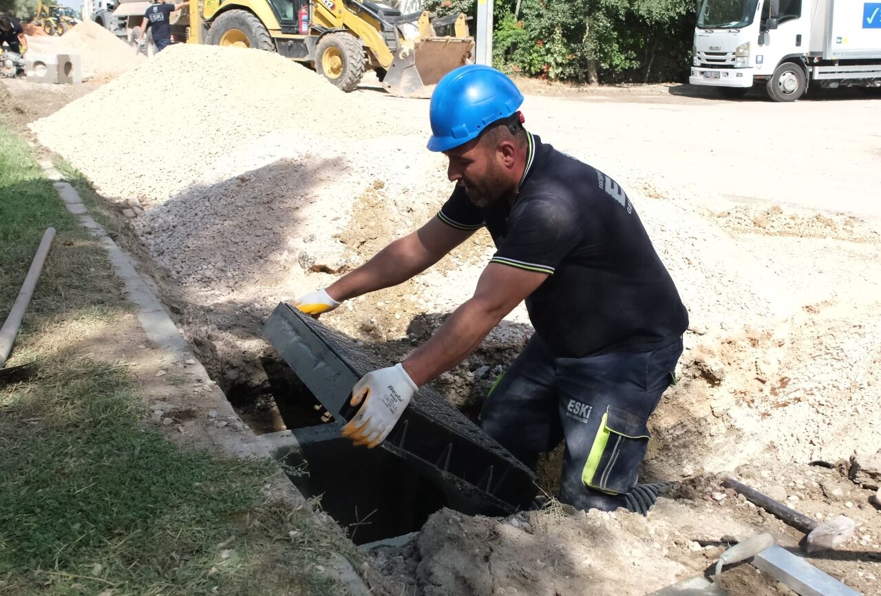 Eskişehir'de O Mahallenin Altyapısı Yeni Hatla Güçlendirildi (2)