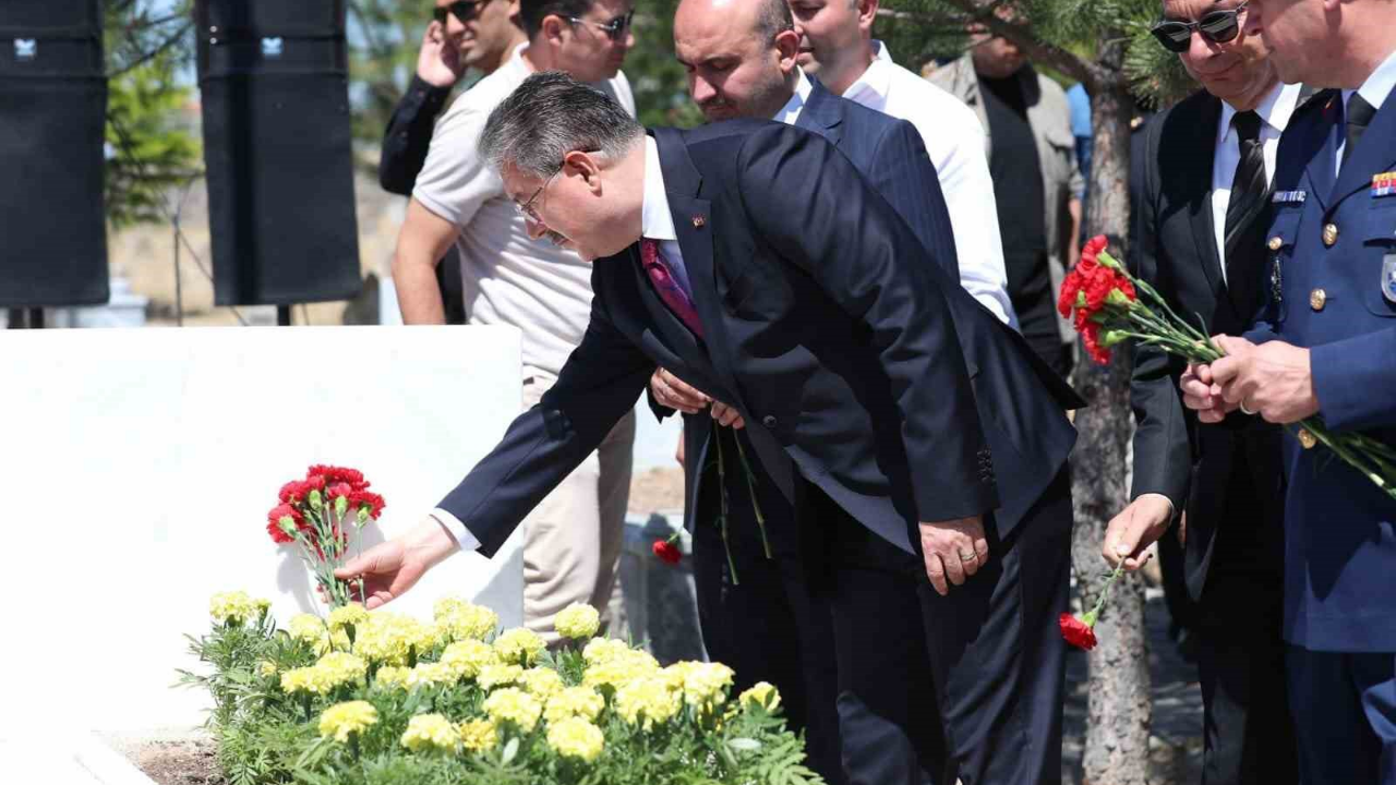 Eskişehir'de Şehit Fatih Dalgıç Kabri Başında Anıldı (1)