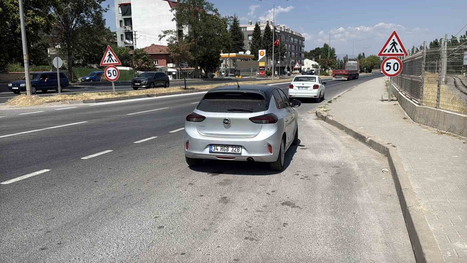İki Aracın Karıştığı Kazada Polise Engel Olan Şahsa İşlem Yapıldı (1)