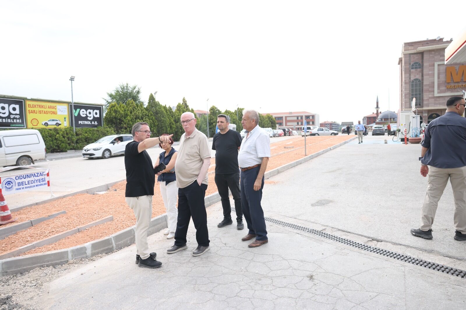 Kazım Kurt Kızılyer'deki Park Ve Peyzaj Çalışmalarını Inceledi (4)