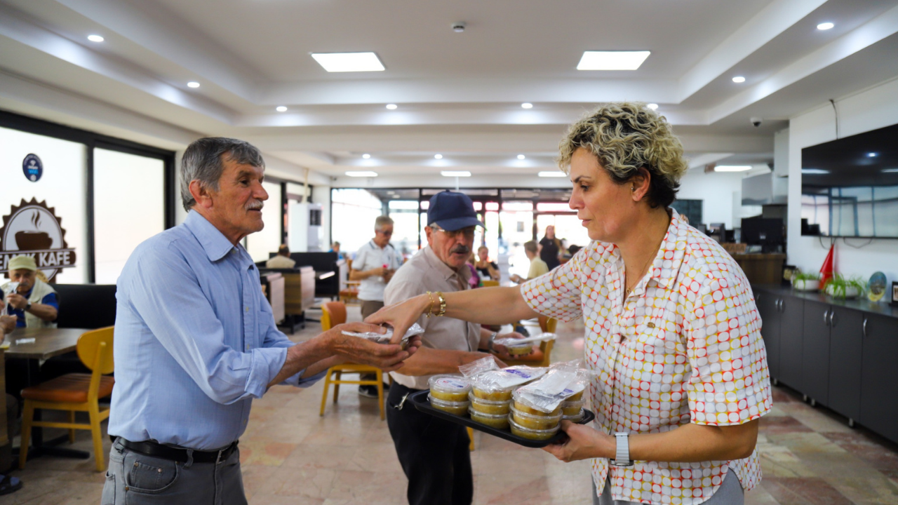 Minik Öğrencilerin İlk Karne Heyecanı (8)