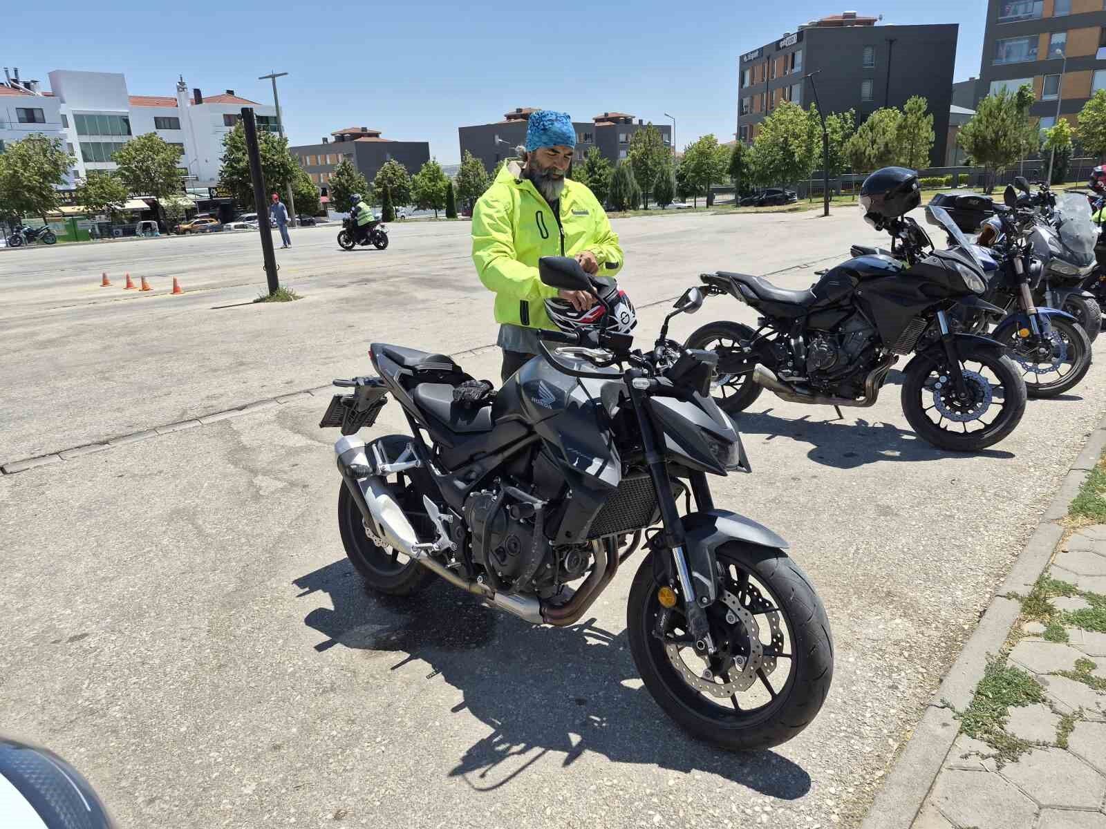 Motosiklet Eğitmeninden Sürücülere Kritik Uyarılar (1)