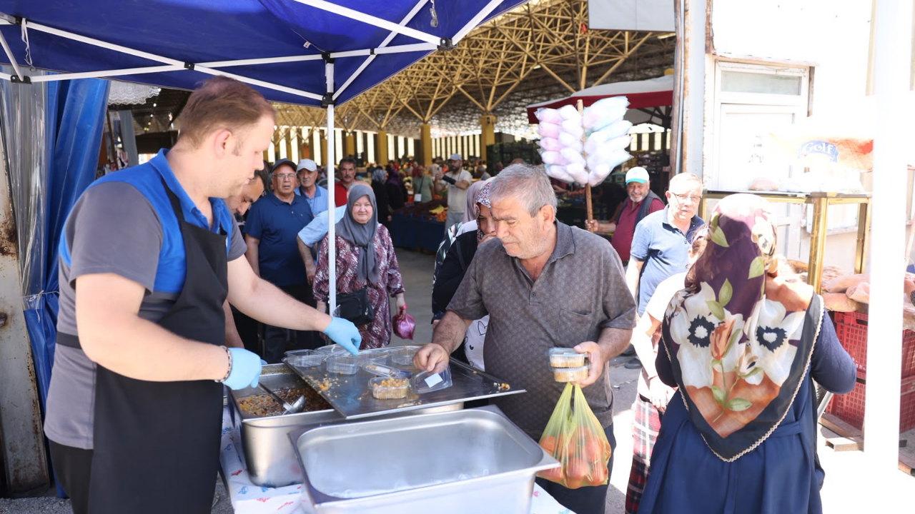 Odunpazarı Belediyesi Vatandaşlara Aşure İkram Etti (4)