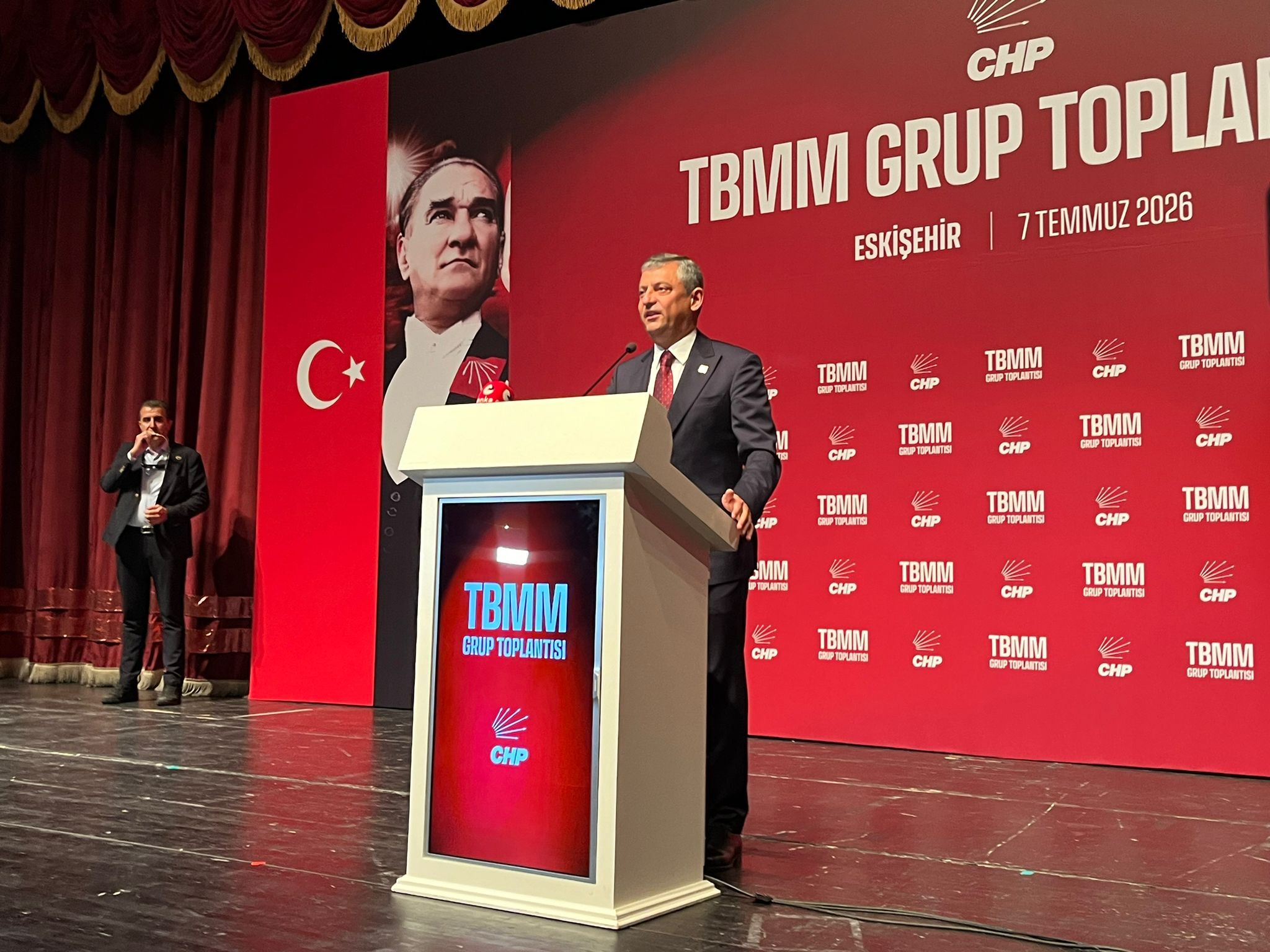 Özgür Özel Eskişehir'de Grup Toplantısı'nda Konuştu (2)