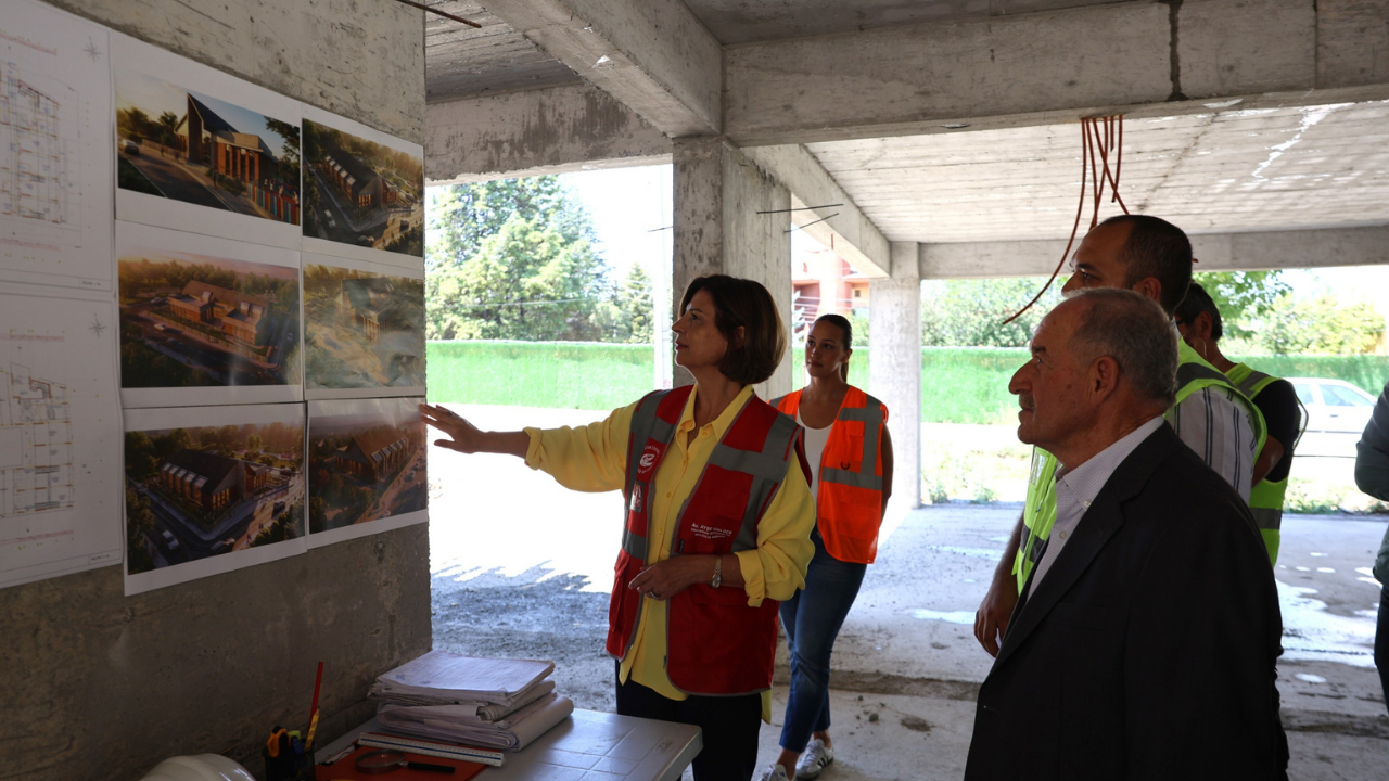 Başkan Ünlüce Sazova Çocuk Evi İnşaatını İnceledi (1)