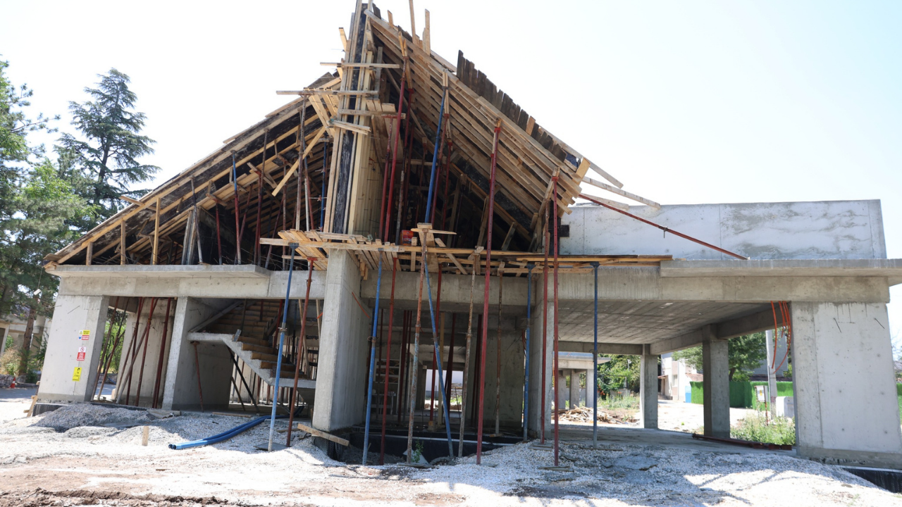 Başkan Ünlüce Sazova Çocuk Evi İnşaatını İnceledi (2)