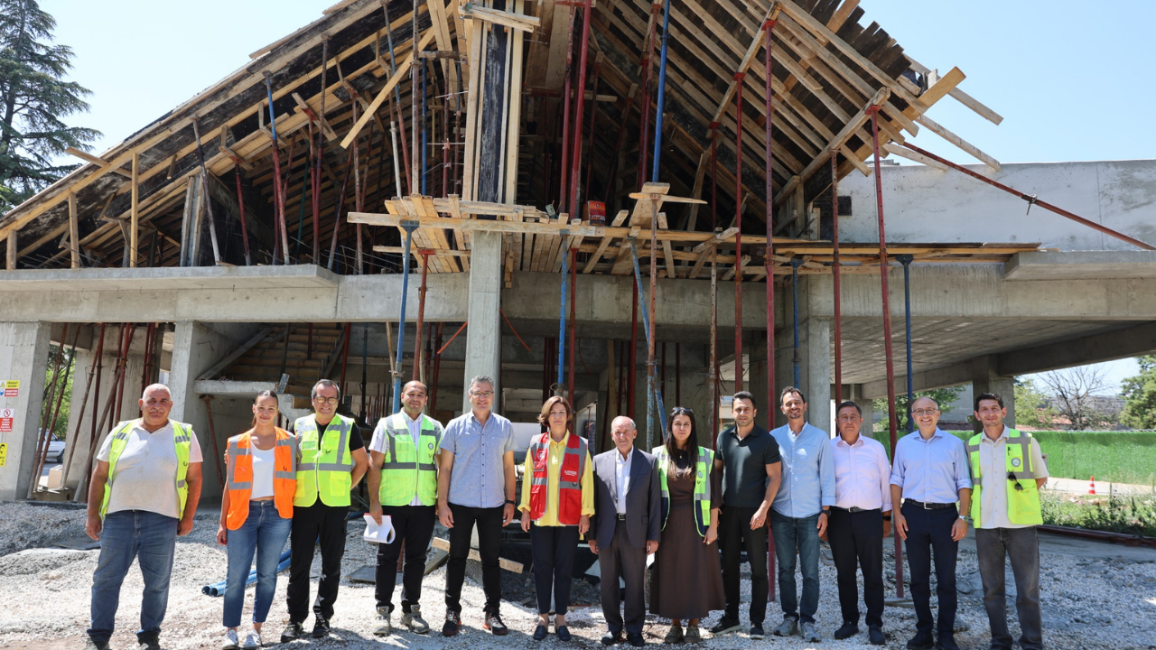 Başkan Ünlüce Sazova Çocuk Evi İnşaatını İnceledi (3)