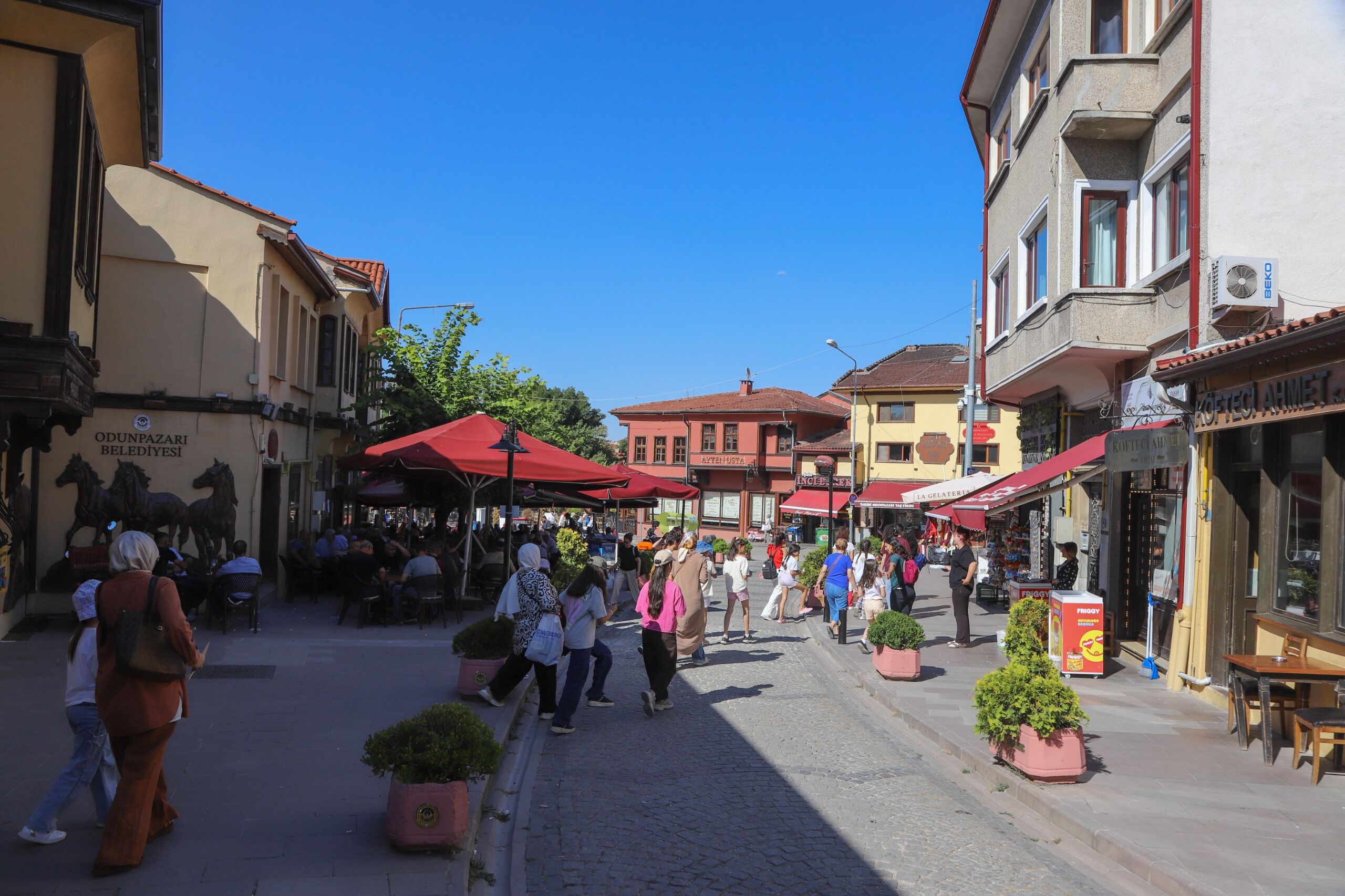 Düşler Atölyesi̇'nde Çocuklar Kenti̇ Çi̇zerek Keşfetti̇ (9)