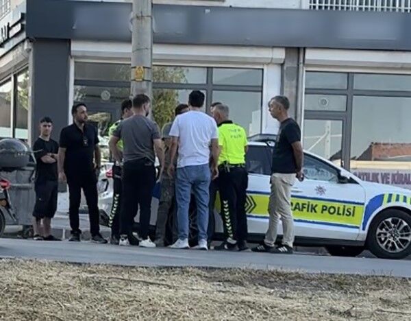 Ehliyetsiz Yakalandı, 390 Bin Tl Ceza Sonrası Polislere Bağırarak Tepki Gösterdi