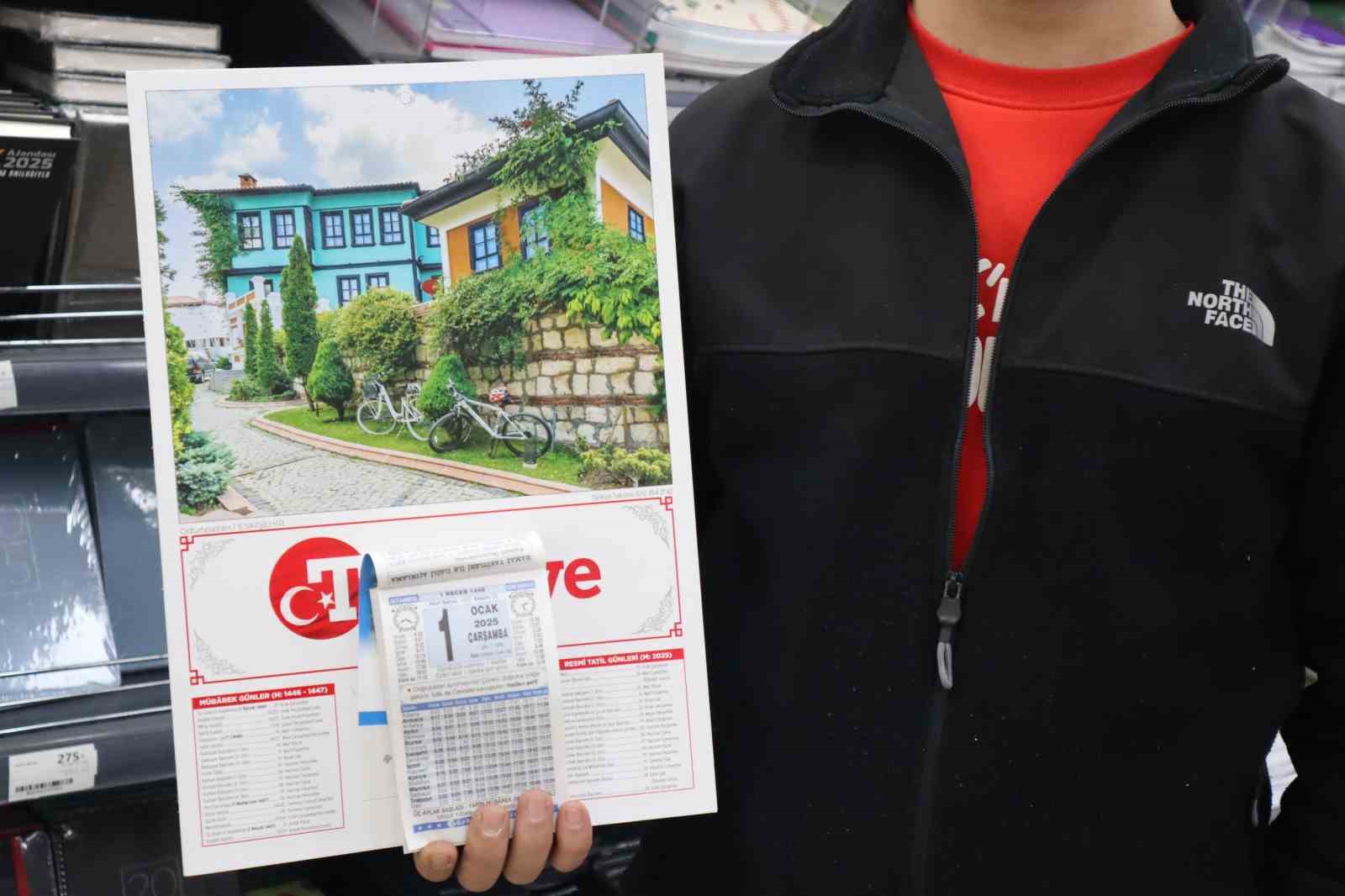 saatli-maarif-takvimleri-duvarlarda-nostaljik-bir-parca-olarak-yer-aliyor