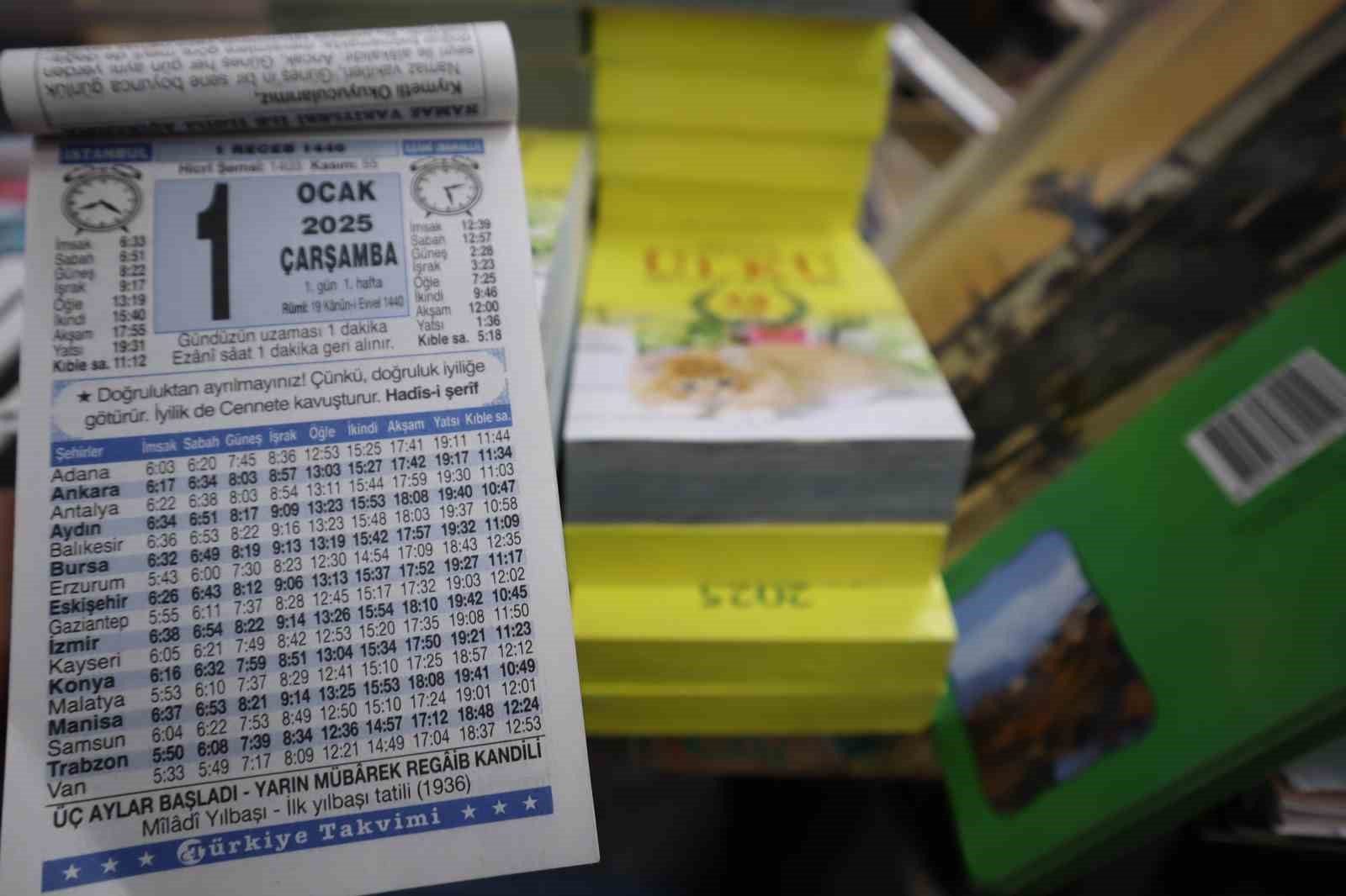 saatli-maarif-takvimleri-duvarlarda-nostaljik-bir-parca-olarak-yer-aliyor