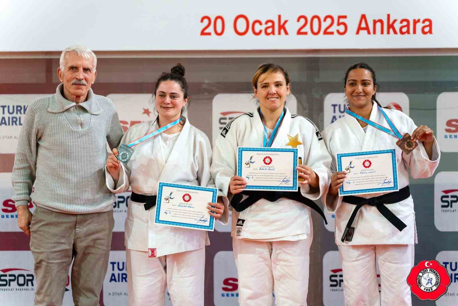 eskisehirli-sporcular-judo-sampiyonasindan-madalyalarla-dondu
