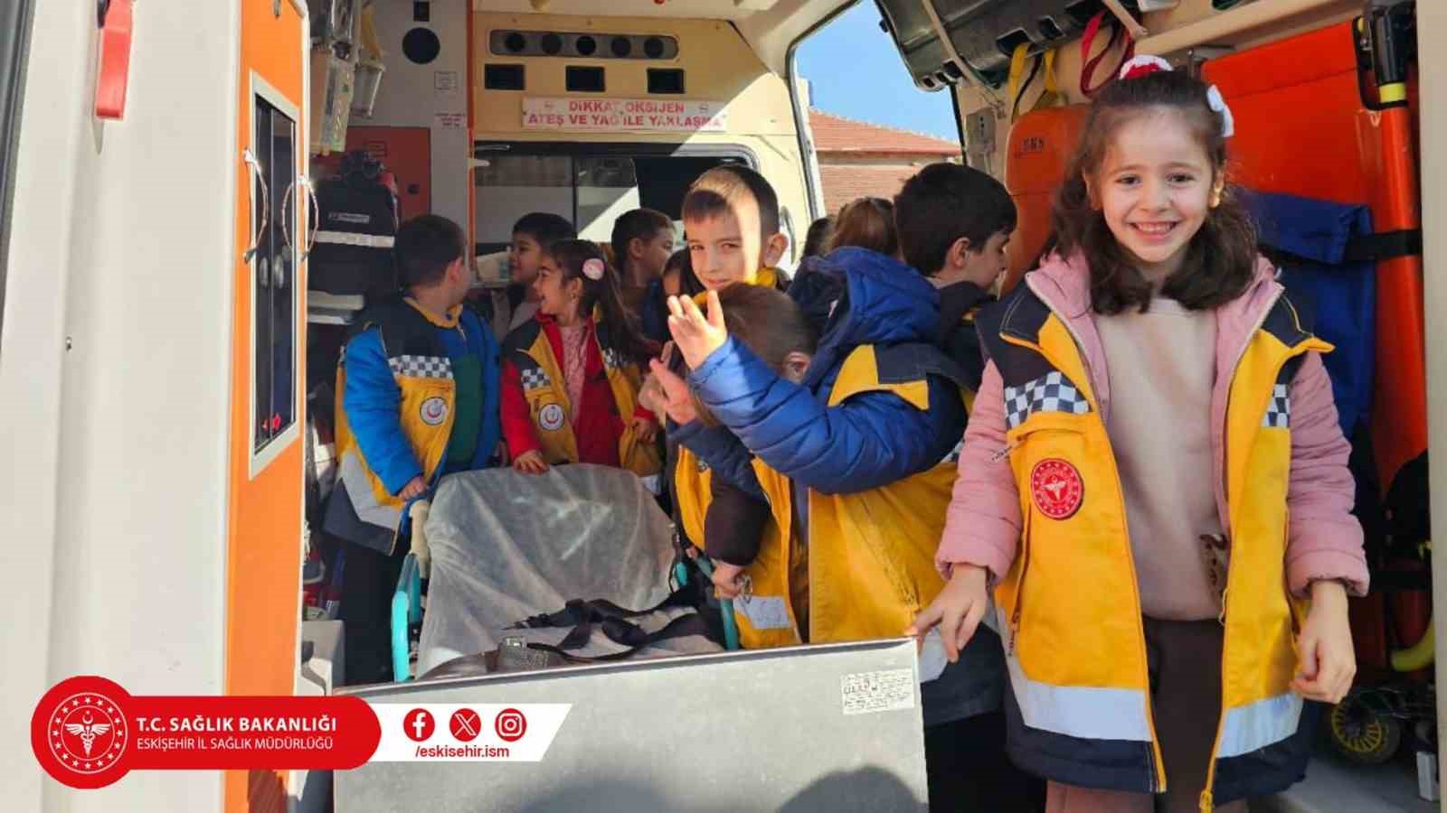 ilkokul-ogrencilerine-112nin-acil-durumlarda-nasil-kullanilacagi-anlatildi