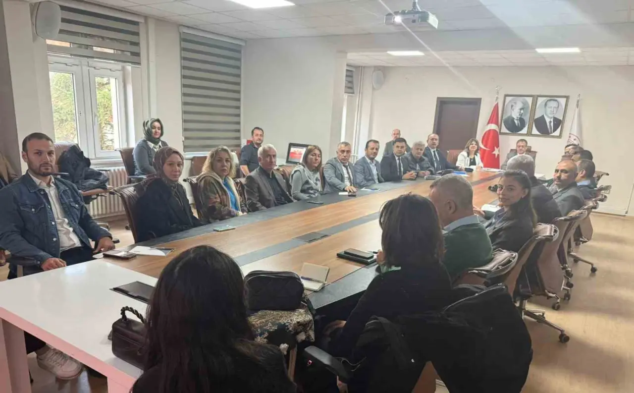 eskisehir-il-milli-egitim-mudurlugunde-atama-ve-yer-degistirme-toplantisi-gerceklestirildi