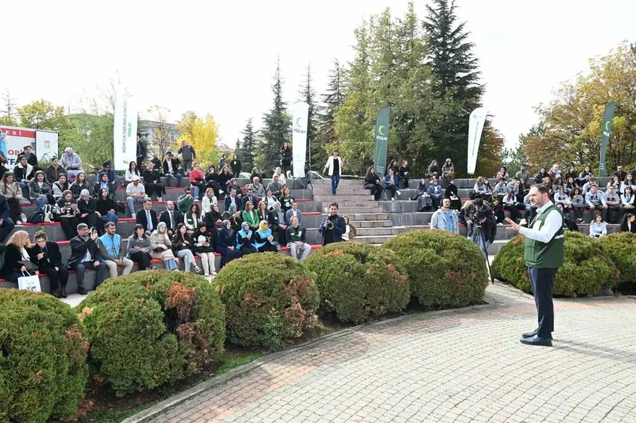 anadolu-universitesinde-yesilayfest-basladi