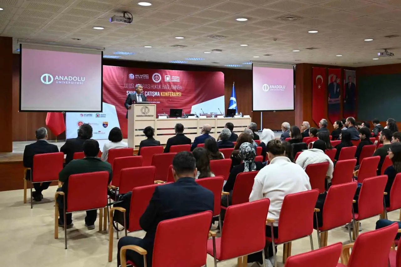 uluslararasi-hukuk-baglaminda-savas-ve-catisma-konferansi-duzenlendi