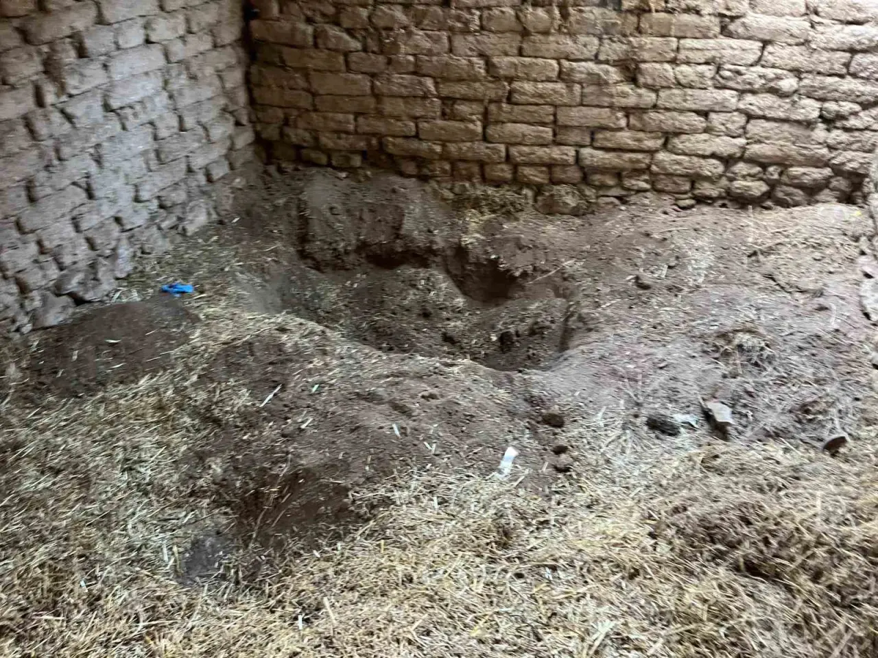 eskisehirde-14-yil-sonra-ahirdan-cikarilan-cesedin-gomuldugu-yer-goruntulendi