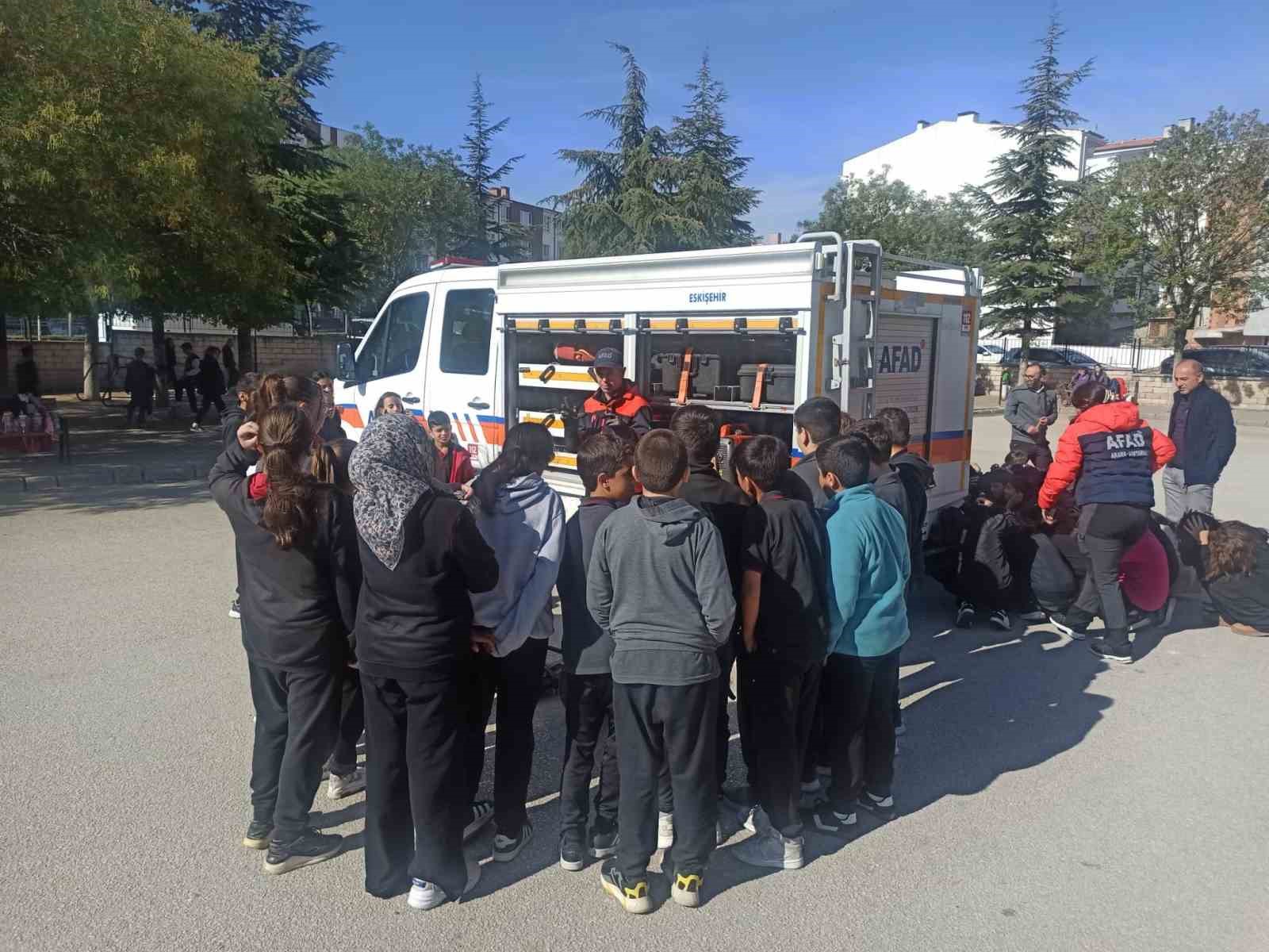 afaddan-ogrencilere-afet-ve-yangin-egitimi