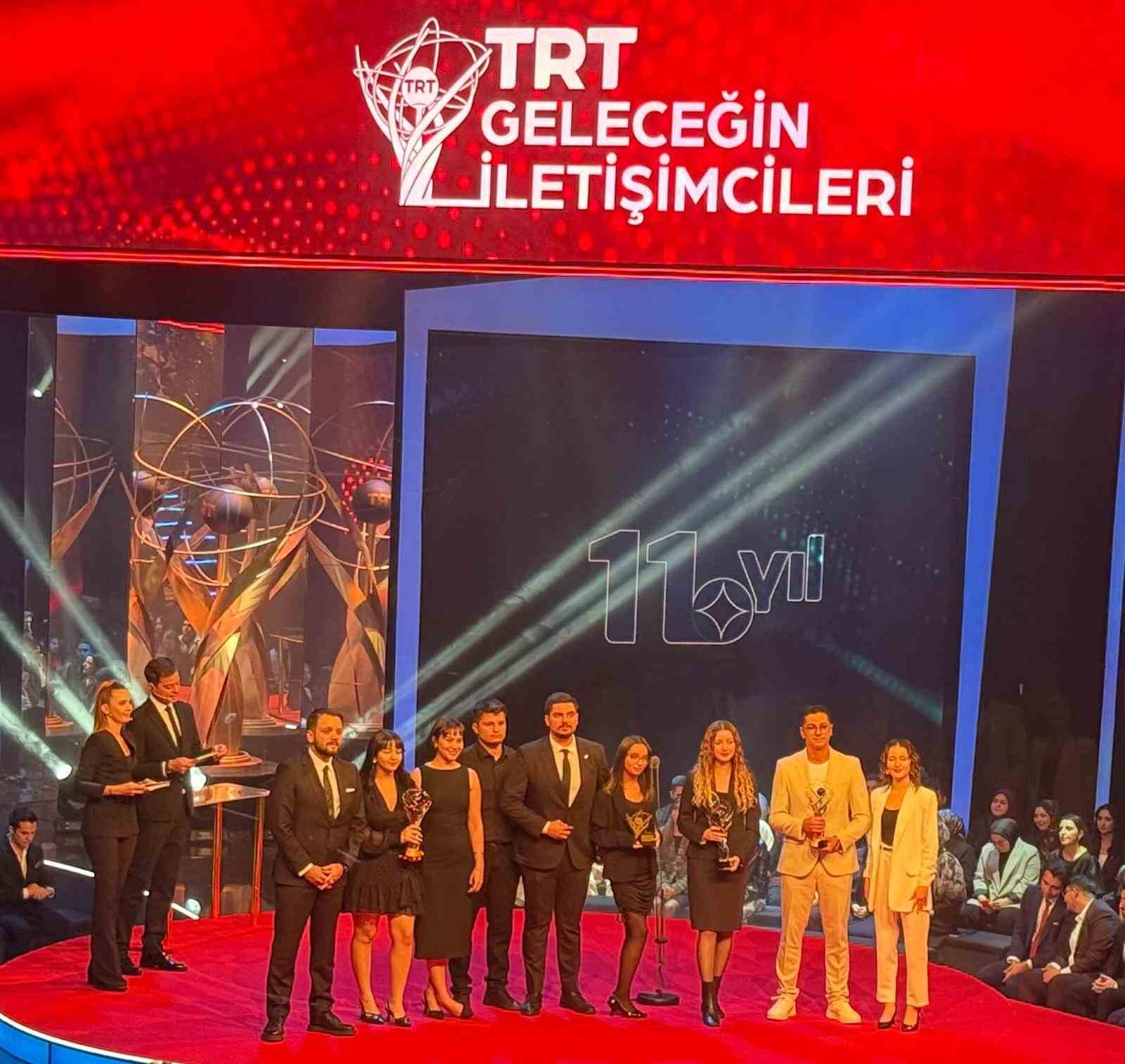 anadolu-universitesi-ogrencileri-trt-gelecegin-iletisimcileri-yarismasindan-odullerle-dondu