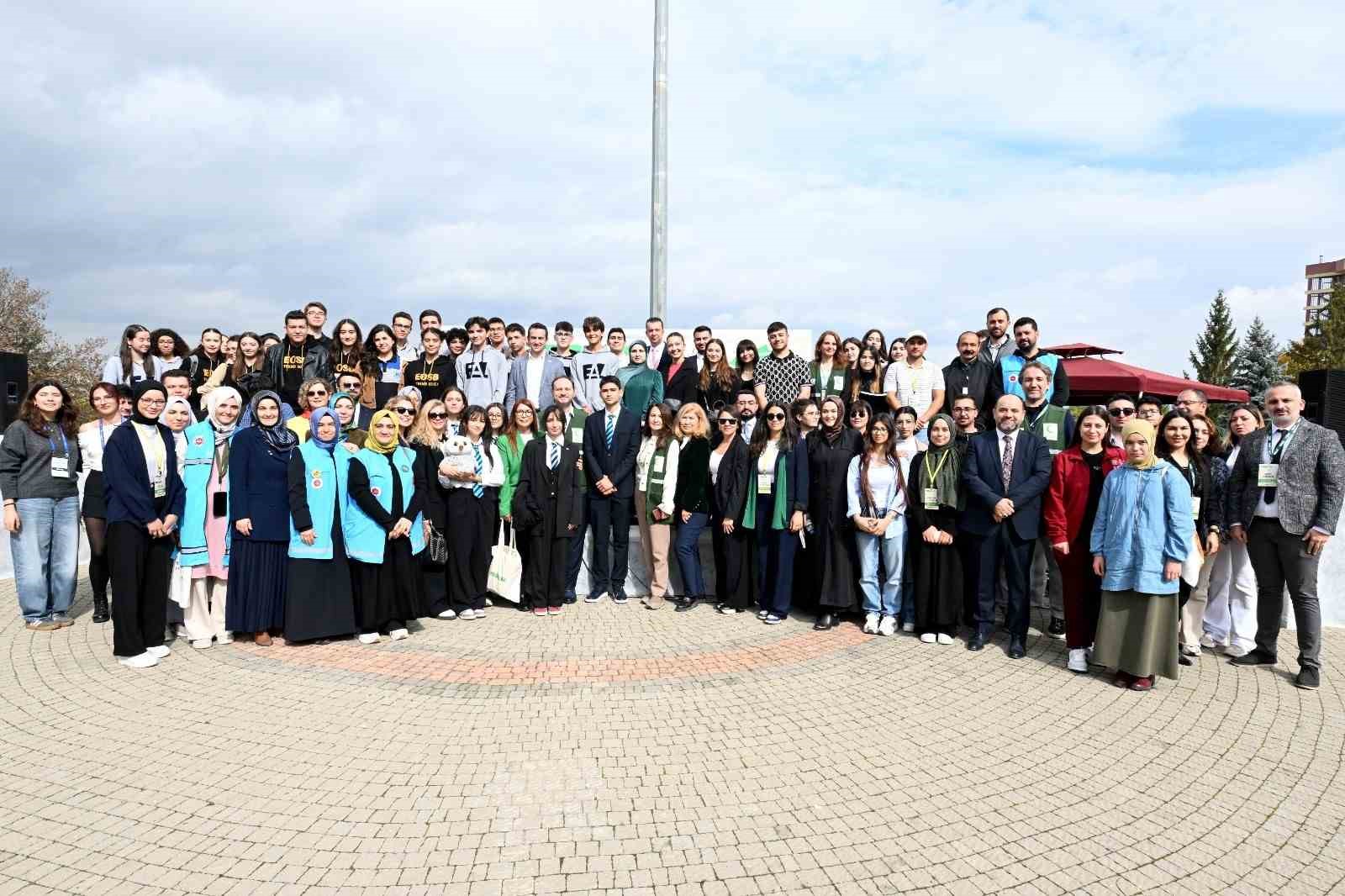 anadolu-universitesinde-yesilayfest-basladi
