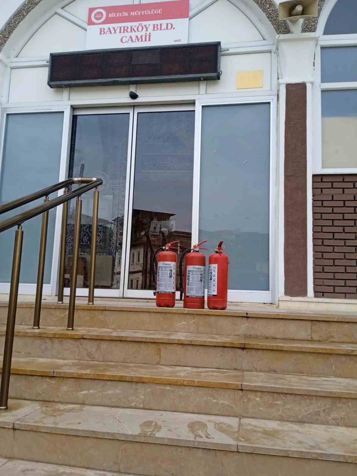 bayirkoyde-yangin-tupleri-yenilendi