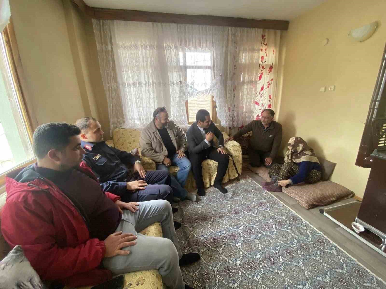 cumhuriyetle-ayni-yasi-paylasan-vatandaslara-vefa-bulusmasi