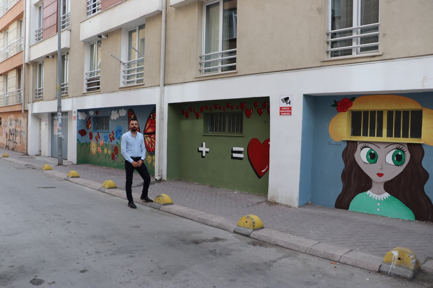 duvar-yazilarindan-bikan-yonetici-careyi-sanatta-buldu