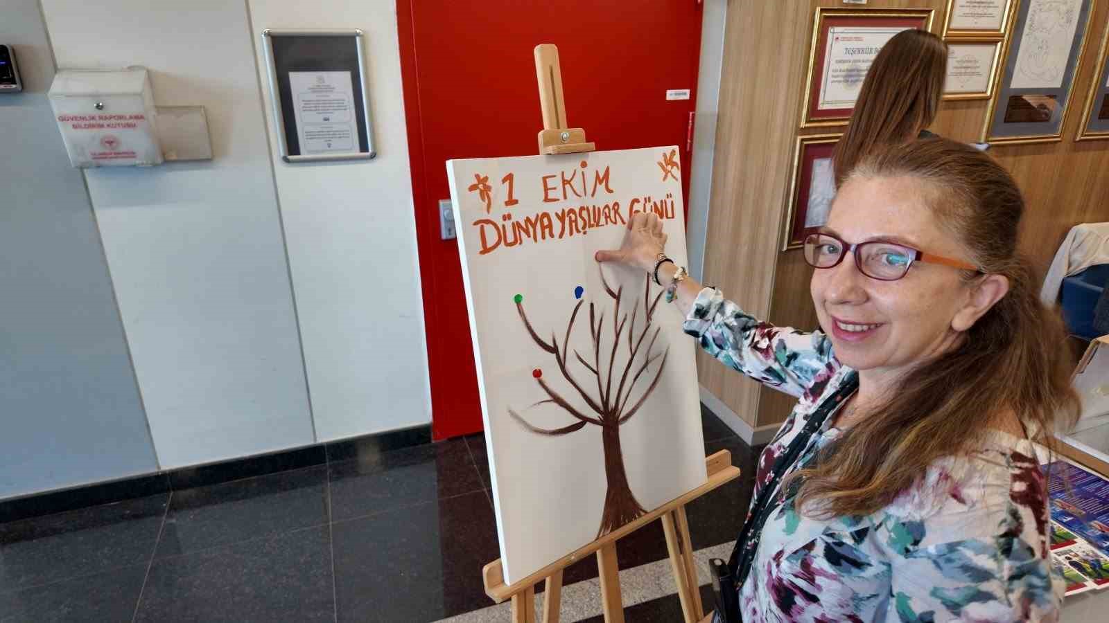 eskisehir-sehir-hastanesinde-yaslilar-gunu-standi-kuruldu