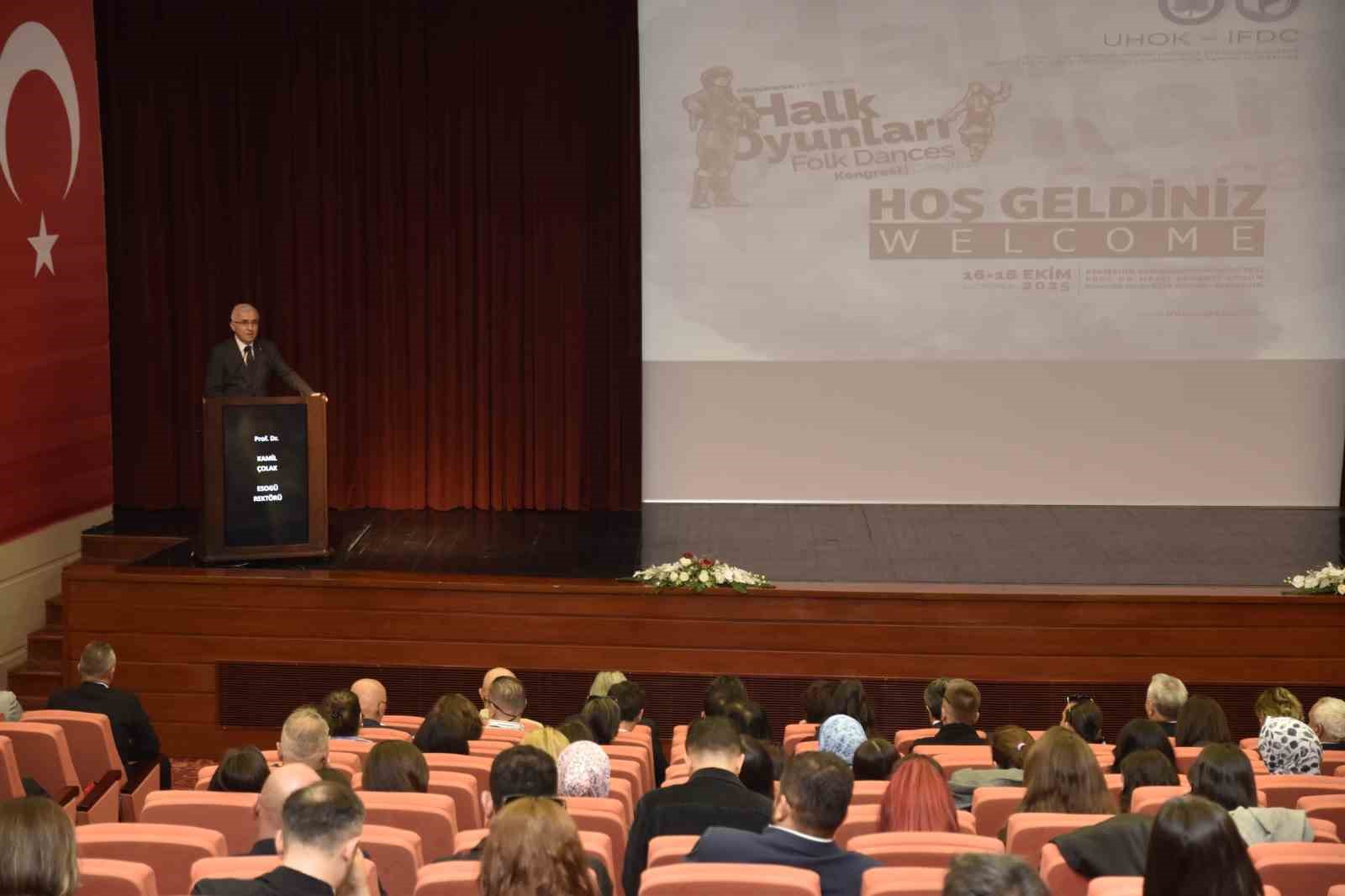 esogude-uluslararasi-turk-halk-oyunlari-kongresi-duzenlendi