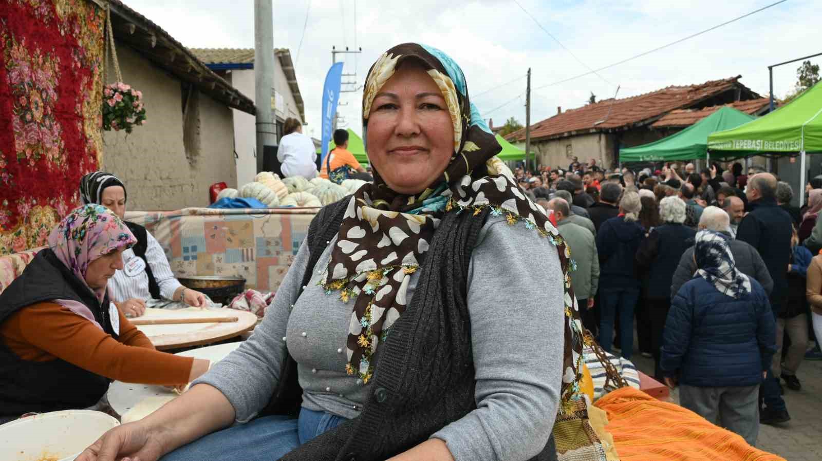 kizilinlerde-yapilan-bal-kabakli-gozleme-ilginc-lezzeti-ile-dikkat-cekiyor