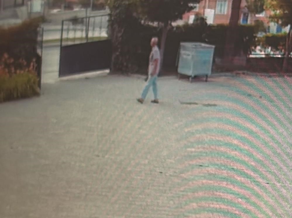 kizini-ve-7-yasindaki-torununu-sokak-ortasinda-olduren-sanigin-yargilamasina-devam-edildi