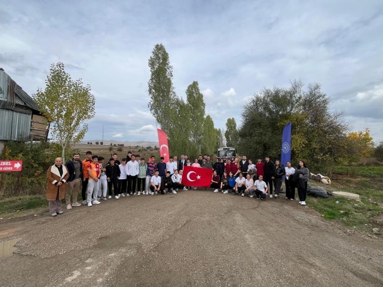 pazaryerinde-cumhuriyet-kupasi-heyecani