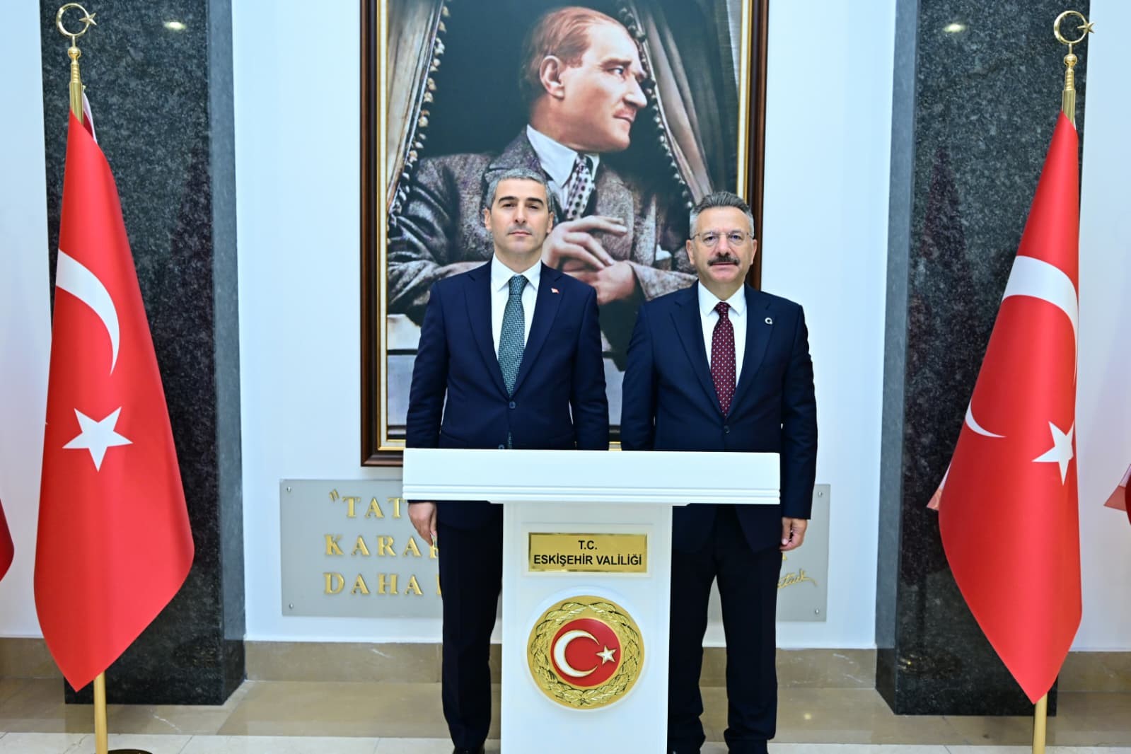 usak-valisinden-eskisehir-valiligine-ziyaret