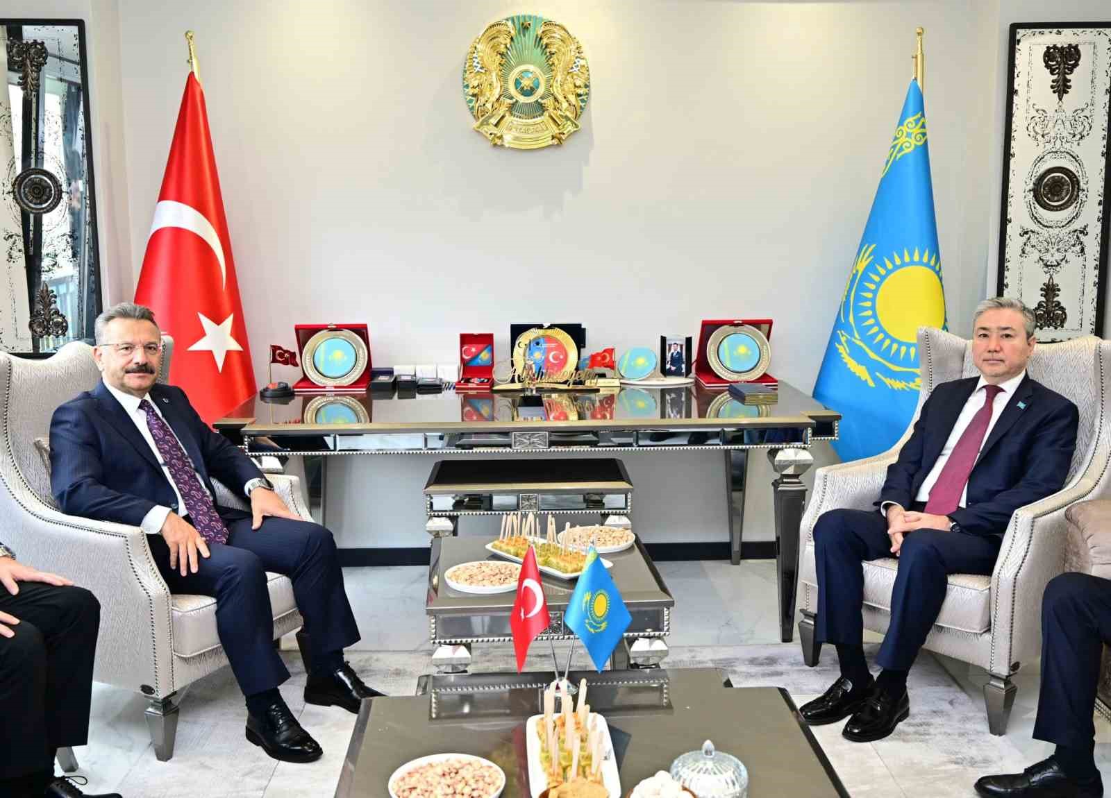 vali-huseyin-aksoy-kazakistan-fahri-konsoloslugunun-acilis-programina-katildi