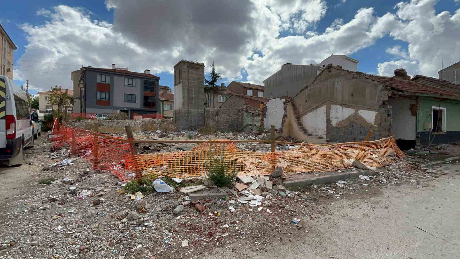 zemin-kattaki-eski-fitness-salonunu-camiye-cevirdiler