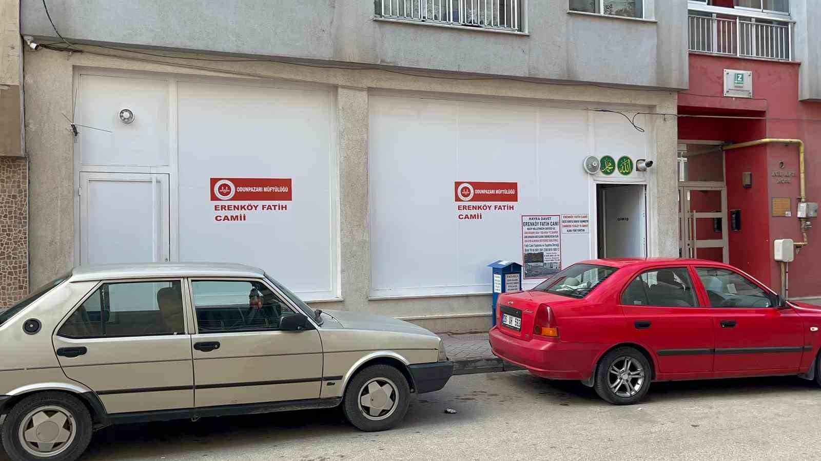 zemin-kattaki-eski-fitness-salonunu-camiye-cevirdiler