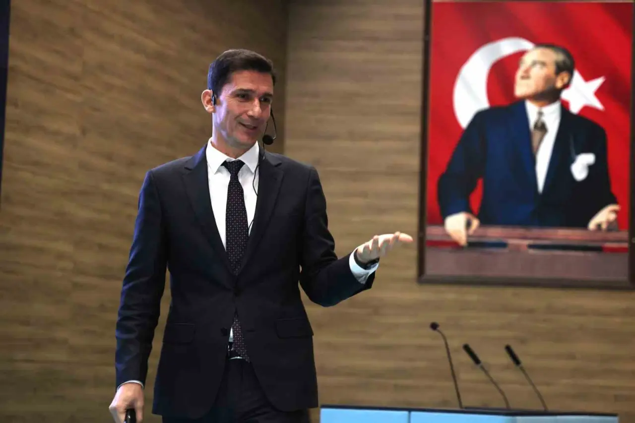 kutahya-belediyesinden-personeline-etkili-iletisim-davranis-bicimleri-egitimi