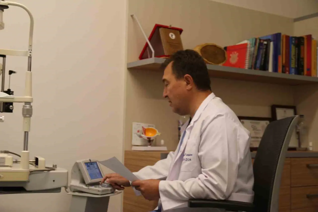 uzmanindan-uyari-2050-yilinda-dunyanin-yarisi-gozluk-kullanabilir