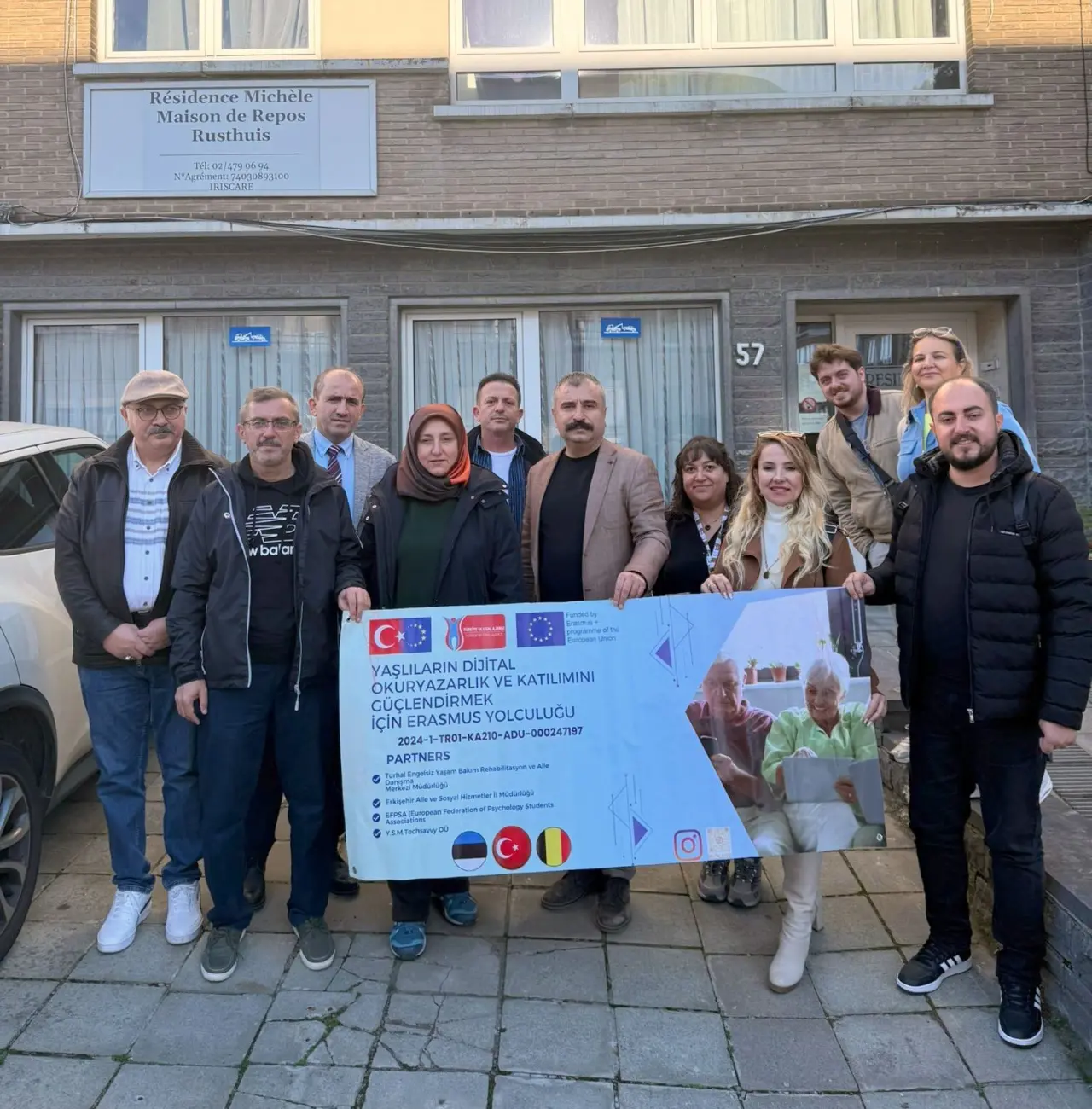 yaslilarin-dijital-okuryazarligini-guclendirmek-icin-onemli-adim