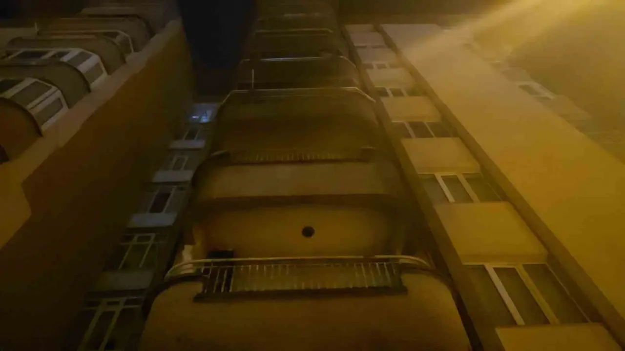 kutahyada-apartman-yangini-1-kisi-hayatini-kaybetti-2-kisi-yaralandi