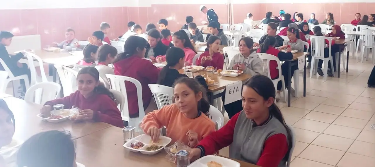 tasimali-egitimde-ogrencilere-hijyenik-ve-saglikli-yemek-hizmeti