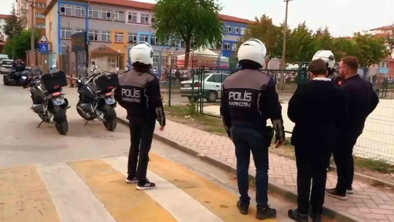 eskisehirde-okul-cevreleri-icin-iki-yillik-bilanco-11-bin-154-denetim-yapildi-281-metruk-bina-yikildi