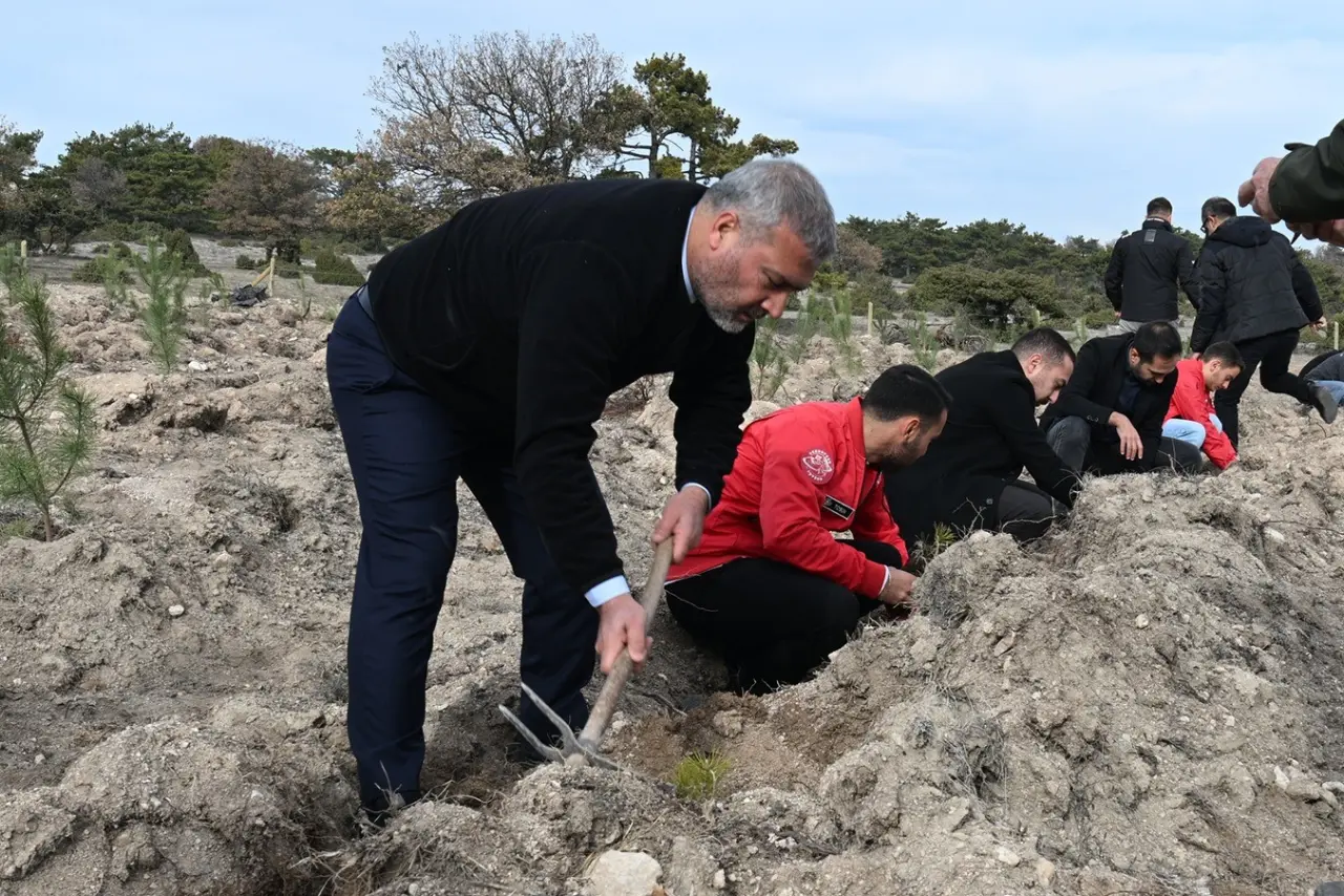 anadolu-universitesi-teknofest-kulubunden-gelecege-200-fidan