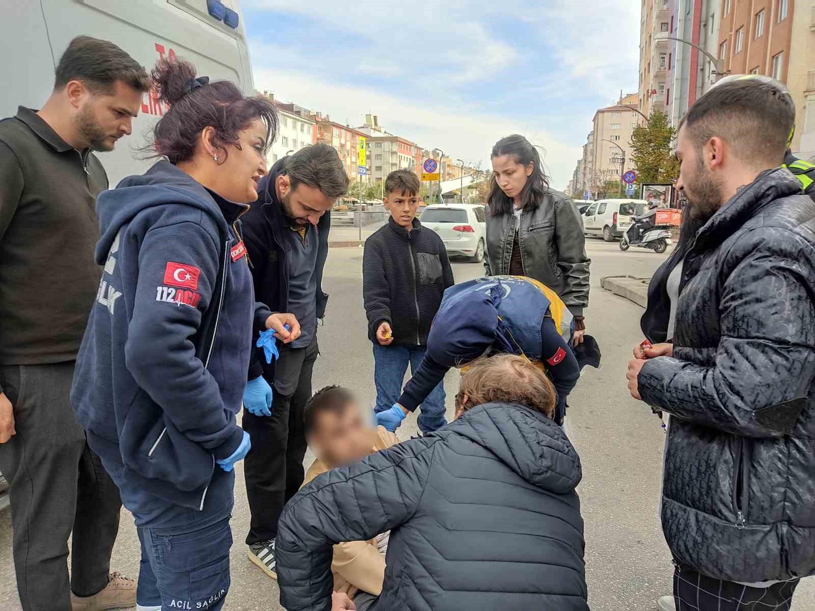 aniden-yere-yigilan-seker-hastasi-genc-korkuttu