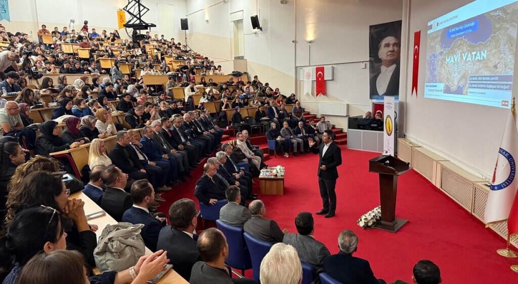 bakan-yardimcisi-boyraz-ogrencilere-turkiye-yuzyilinda-ulastirma-vizyonunu-anlatti