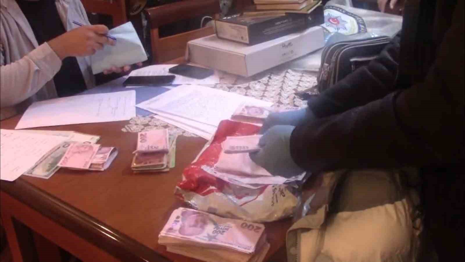 eskisehir-merkezli-4-ilde-fetonun-kadin-yapilanmasina-yonelik-operasyonda-16-sahis-yakalandi