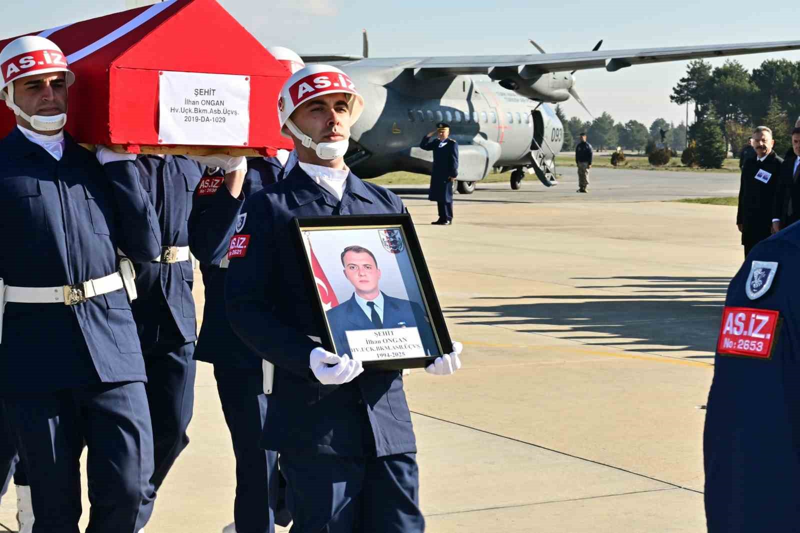 iki-hava-sehidi-ucakla-eskisehire-getirildi