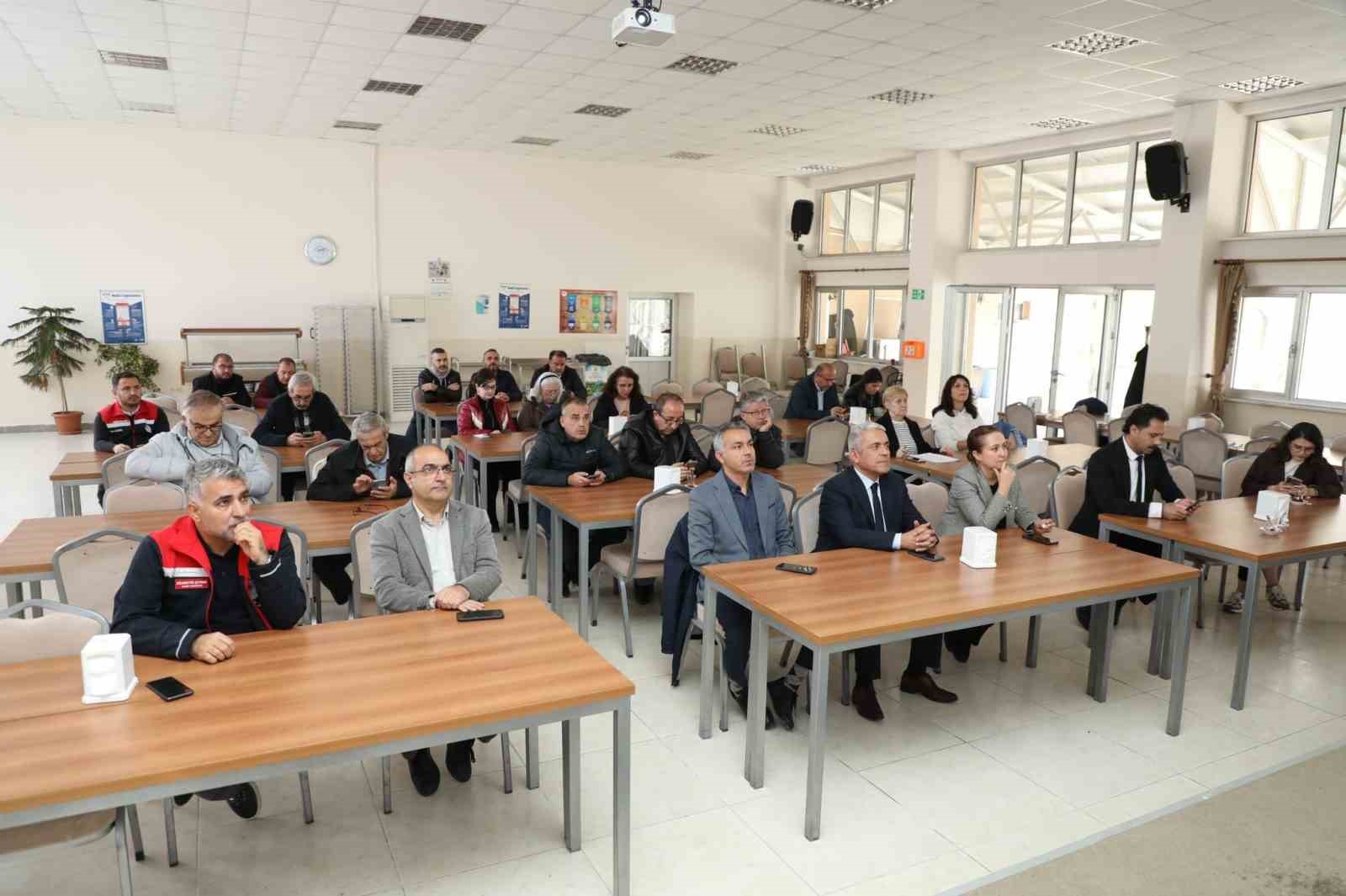 kamu-personeli-kadina-yonelik-siddetle-ilgili-bilgilendirildi